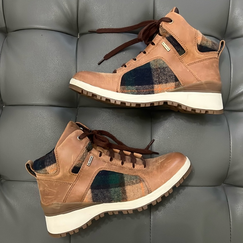 Bionico leather hiking boots
